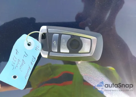 2013 BMW 328 z USA, uszkodzony, nr VIN WBA3A5C50DF351375